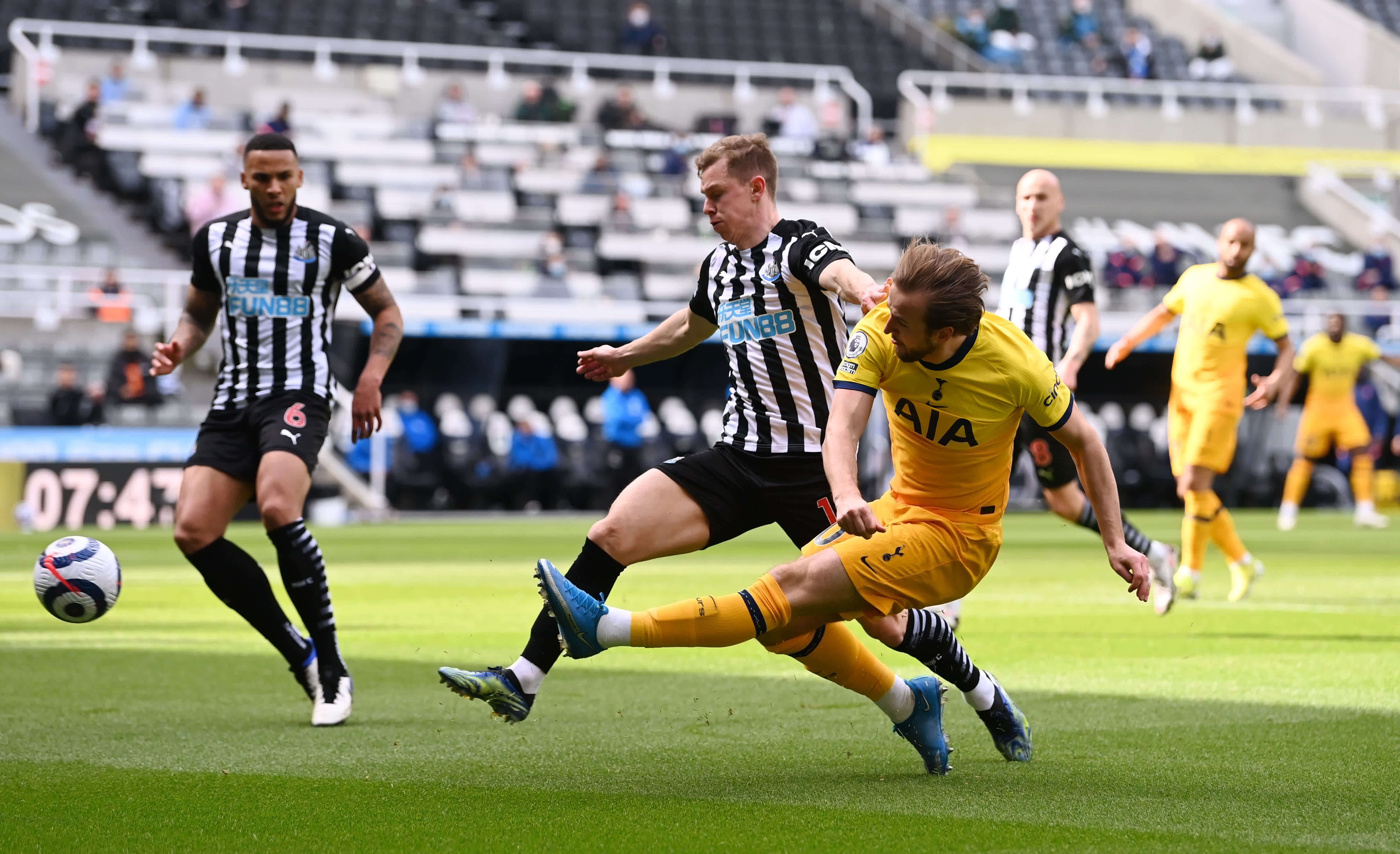 激且备受瞩 激且备受瞩